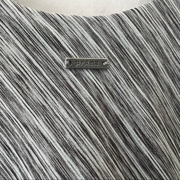 Prana Grey Tank-Top Sports Bra size Large - Picture 3 of 5